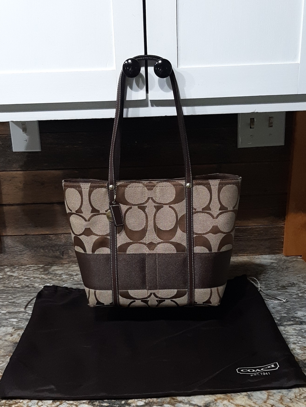 COACH Vintage Signature tote bag, Dust bag included!AUTHENTIC #G0767-11098
